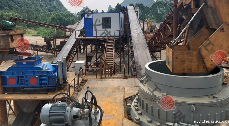 时产150吨花岗岩制砂机现场