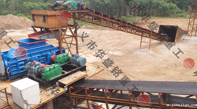 珍珠岩制砂机生产现场