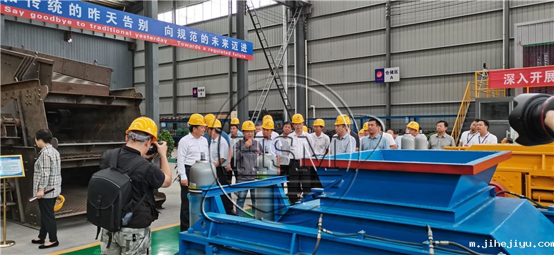 taptap手机下载安装厂家--热烈欢迎袁书记来我厂参观考察